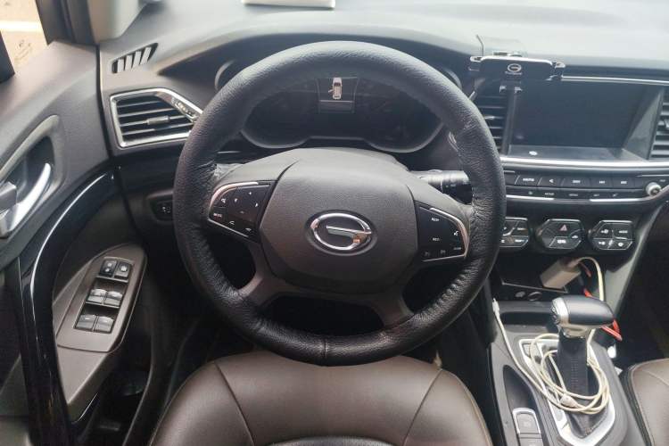 Used GAC Trumpchi GS4 2017 235T G-DCT Two-Wheel Drive Luxury Edition Steering Wheel