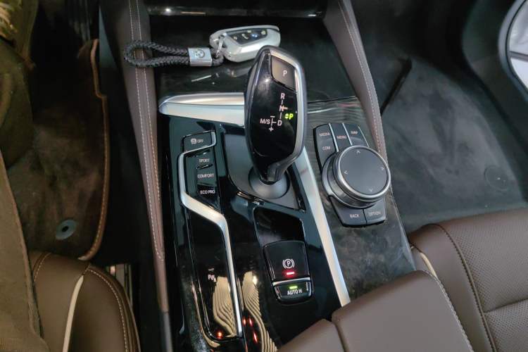 Used BMW 5 Series 2021 525Li Luxury Package