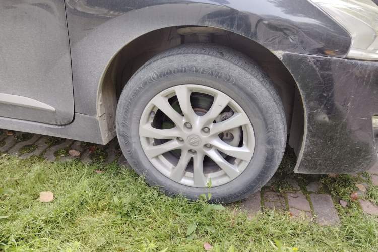 Used Nissan Teana 2013 2.0L XL Comfort Edition Right Front Wheel Hub