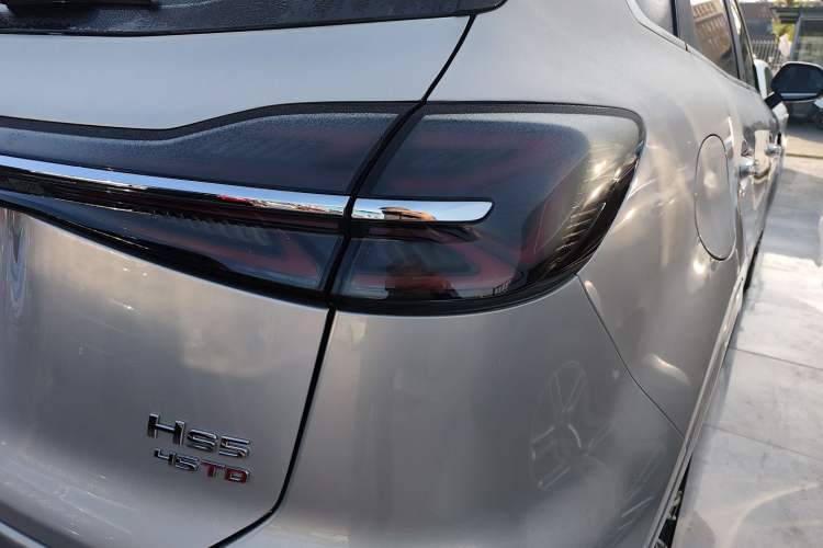 Used Hongqi HS5 2023 2.0T Four-Wheel Drive Flagship Pro Edition
