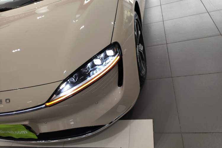 Used Hima Luxeed S7 2025 705 km Pro Left Front Headlight