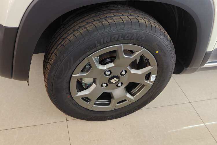 Used Baojun Spark EUV 2025 Flagship Edition 5 Seats Left Front Wheel Hub