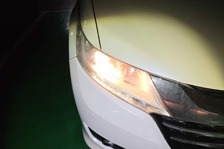 Used Honda Odyssey 2017 2.4L Luxury Edition Right Front Headlight