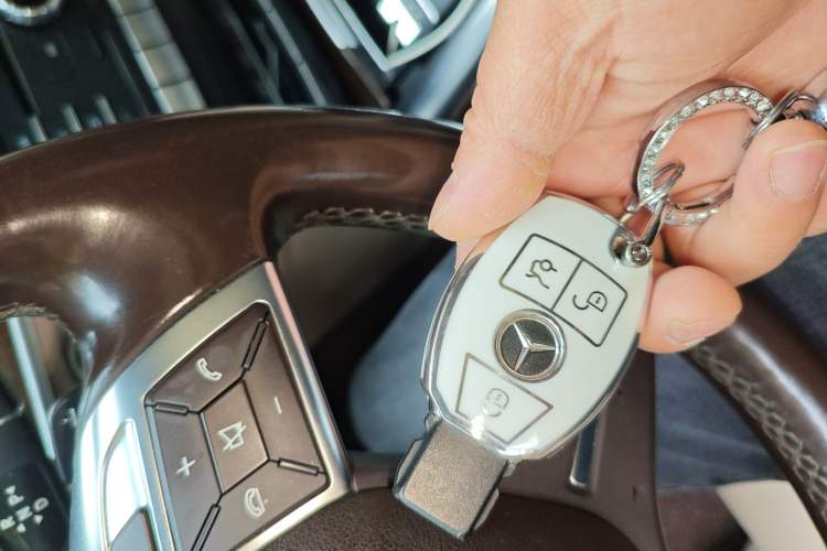 Used Mercedes-Benz E-Class 2015 Facelift E 200 L