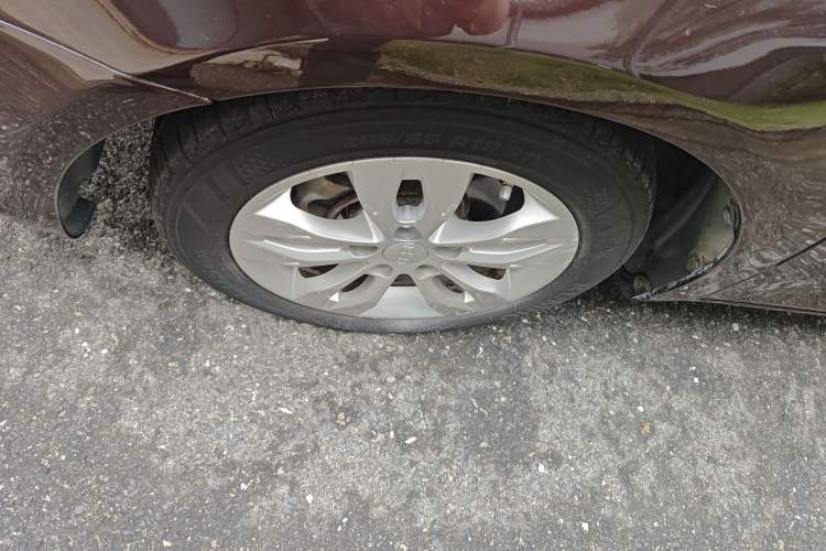 Used Geely Auto Emgrand 2015 Sedan 1.5L CVT Upward Version Left Front Wheel Hub