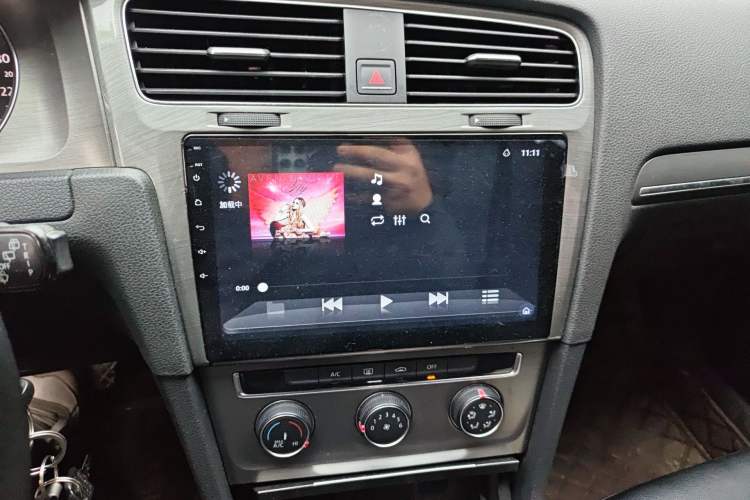 Used Volkswagen Golf 2014 1.4TSI Automatic Comfort Model Audio And AC Panel