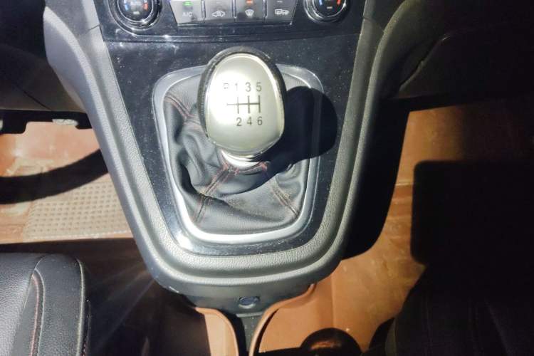 Used Haval H6 2016 Upgraded Model 1.5T Manual Two-Wheel Drive Elite Version
