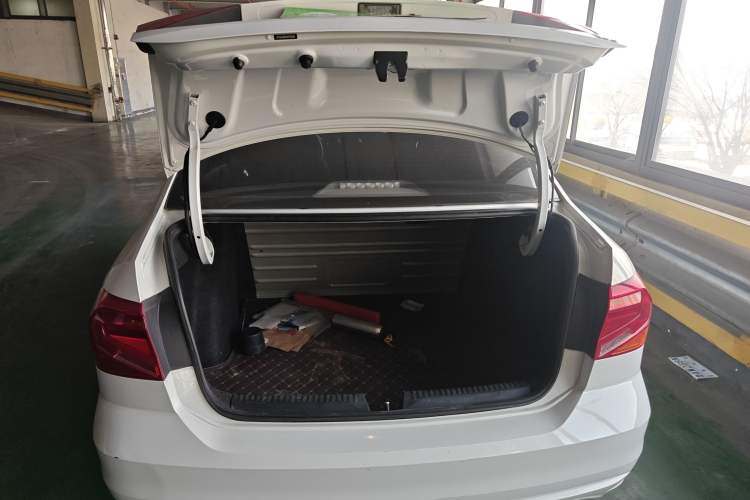 Used Volkswagen Jetta 2017 1.5L Manual Fashion Edition