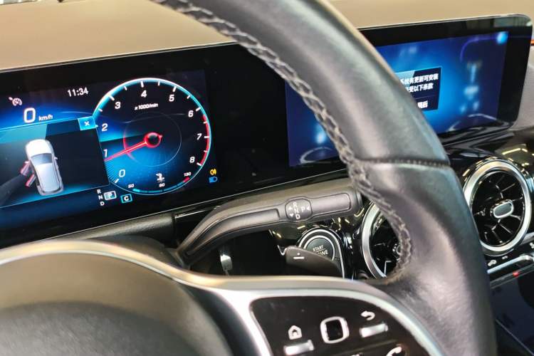 Used Mercedes-Benz B-Class 2022 Updated B 200 Fashion Edition Gear Lever