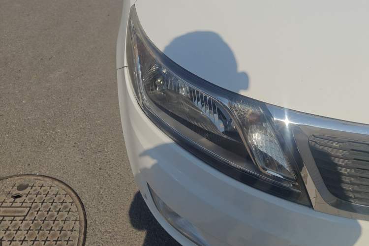 Used Kia K2 2012 Sedan 1.4L Automatic GLS Commemorative Edition
