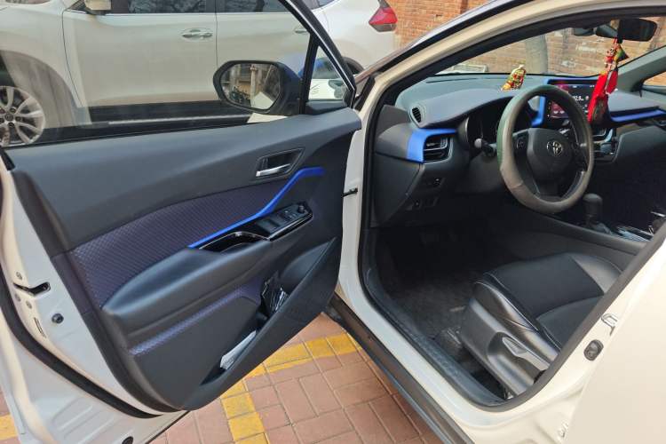 Used Toyota IZOA 2020 2.0L Enjoy Edition