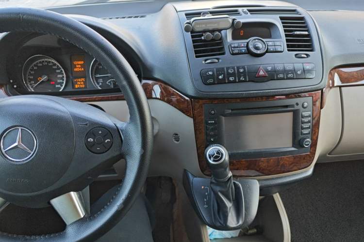 Used Mercedes-Benz Viano 2012 2.5L Hospitality Edition Audio And AC Panel