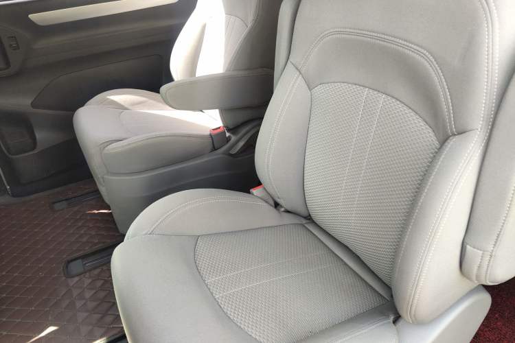 Used SAIC MAXUS G10 2022 2.0T Automatic Smart Enjoyment Version Gasoline 7 Seats