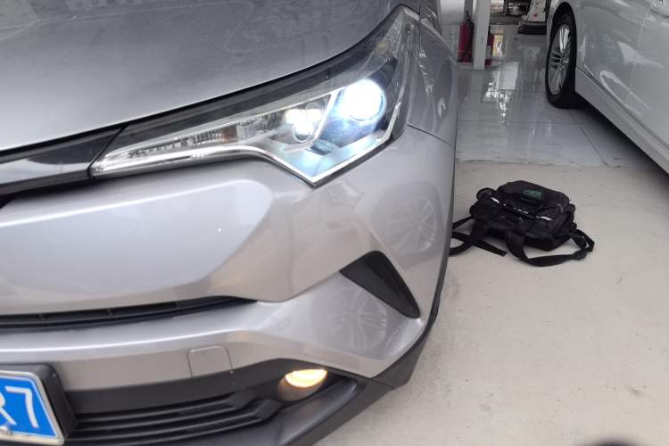 Used Toyota IZOA 2018 2.0L Yichi Version China VI Standard
