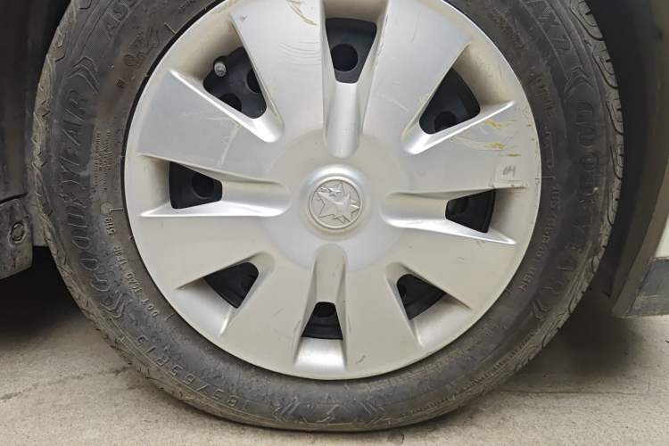 Used Venucia D50 2012 1.6L Manual Comfort Edition Right Front Wheel Hub