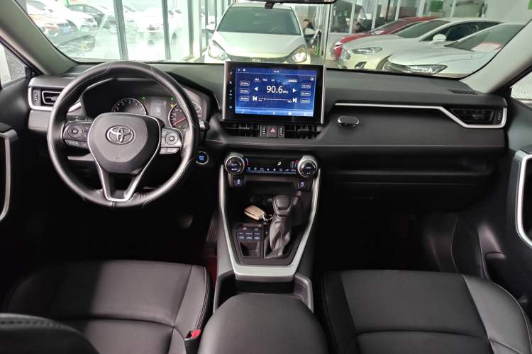 Used Toyota Wildlander 2020 2.0L CVT 4x4 Luxury Edition