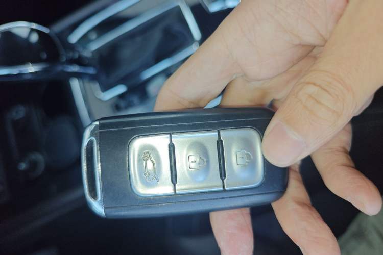 Used Dongfeng Fengon 580 2017 1.5T CVT Smart Connectivity Model