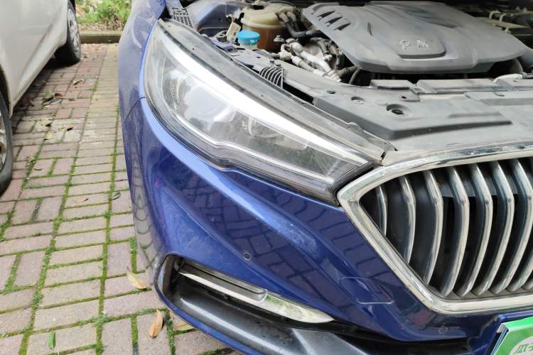 Used Hongqi H5 2020 1.8T Automatic Smart Connect Flagship Edition Right Front Headlight