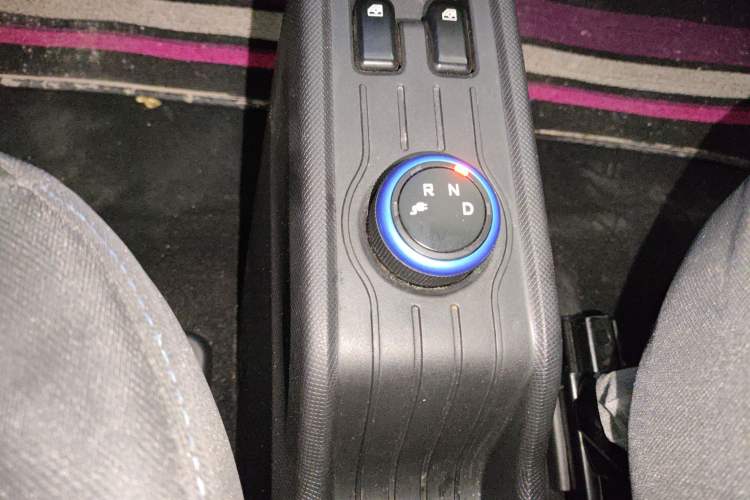 Used Wuling Hongguang MINIEV 2022 Zizai Version Lithium-NMC Gear Lever