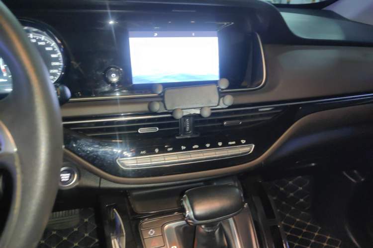 Used GAC Trumpchi M6 2019 270T Automatic Luxury Edition (7-seater) China V Standard Audio And AC Panel