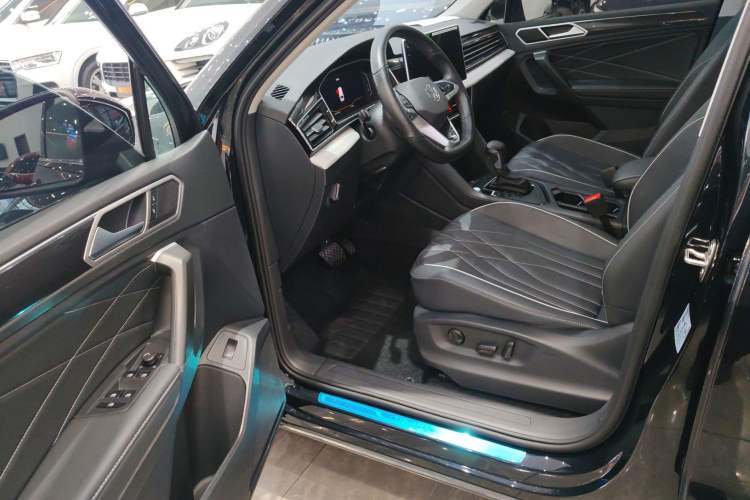 Used Volkswagen Tiguan L 2024 330TSI Automatic Two-Wheel Drive Smart Edition