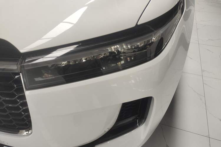 Used Li Auto ONE 2021 Extended-Range 6-Seater Version Left Front Headlight