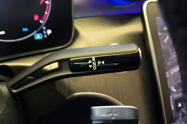 Used Mercedes-Benz C-Class 2024 C 200 L Sport Edition Gear Lever