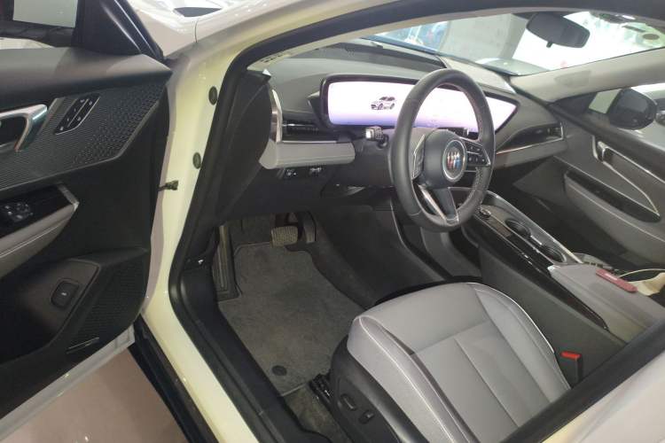 Used Buick E5 2025 Model 620KM Prestige Edition Driver Seat