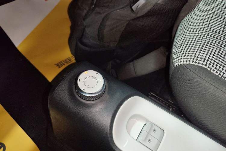 Used Wuling Hongguang MINIEV 2024 3rd Generation 215km Youth Edition Gear Lever