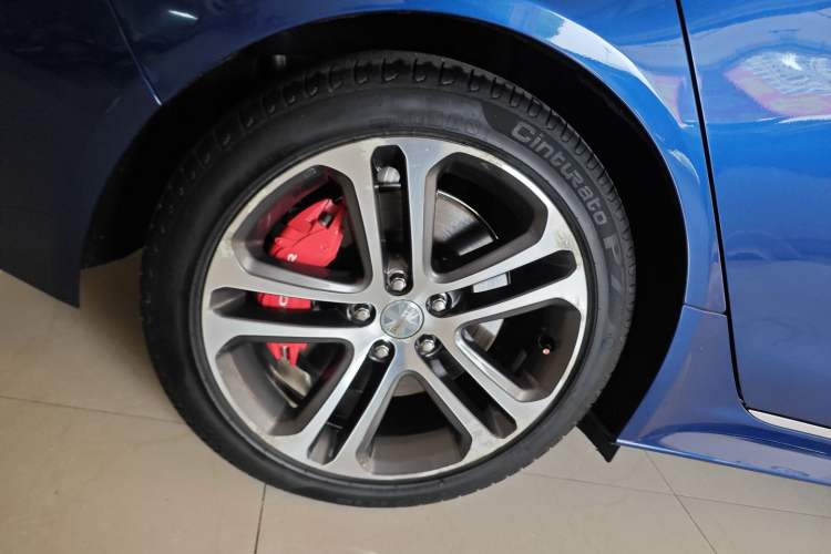 Used Jaguar XEL 2022 2.0T 250 PS R-DYNAMIC S Advanced Sport Edition Right Rear Wheel Hub