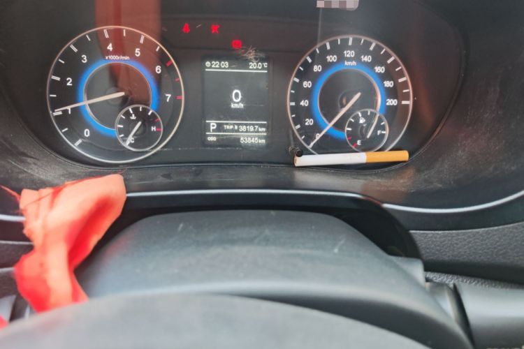 Used Dongfeng Fengon S560 2018 1.8L CVT Elite Model 7 Seats Odometer Close Up