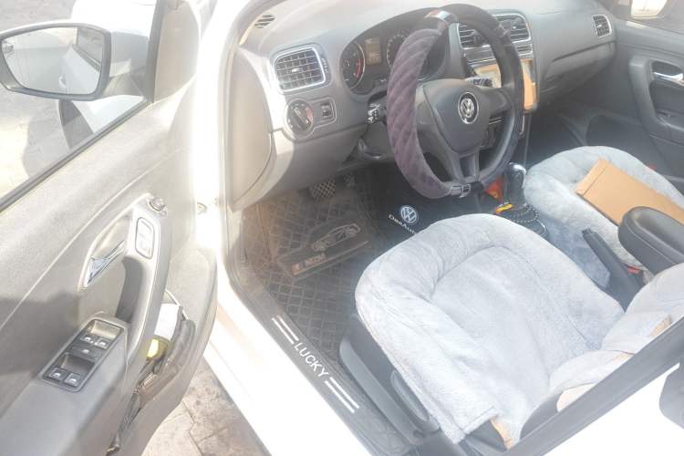 Used Volkswagen Polo 2014 1.6L Automatic Comfort Edition Driver Seat