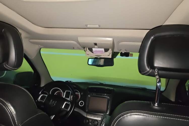 Used Dodge Journey 2013 2.4L Two-Wheel Drive Luxury Version