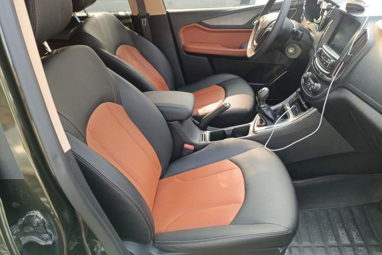 Used Baojun 560 2015 1.8L Manual Elite Edition
