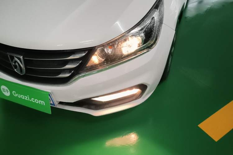 Used Baojun 310 2017 1.5L Automatic Luxury Model Left Front Headlight