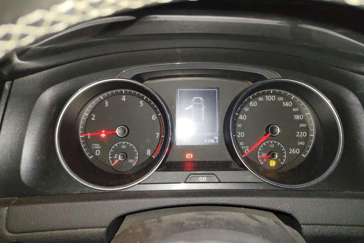 Used Volkswagen Golf 2017 1.6L Automatic Comfort Million-Vehicle Anniversary Edition
