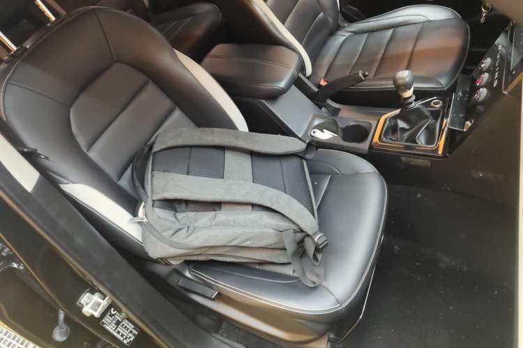 Used Wuling Hongguang PLUS 2020 1.5L Manual Comfort 7-Seater
