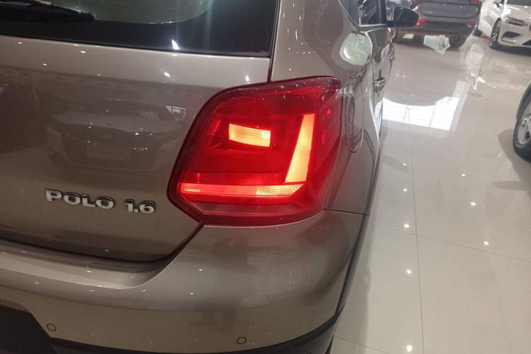 Used Volkswagen Polo 2014 1.6L Cross Polo Automatic