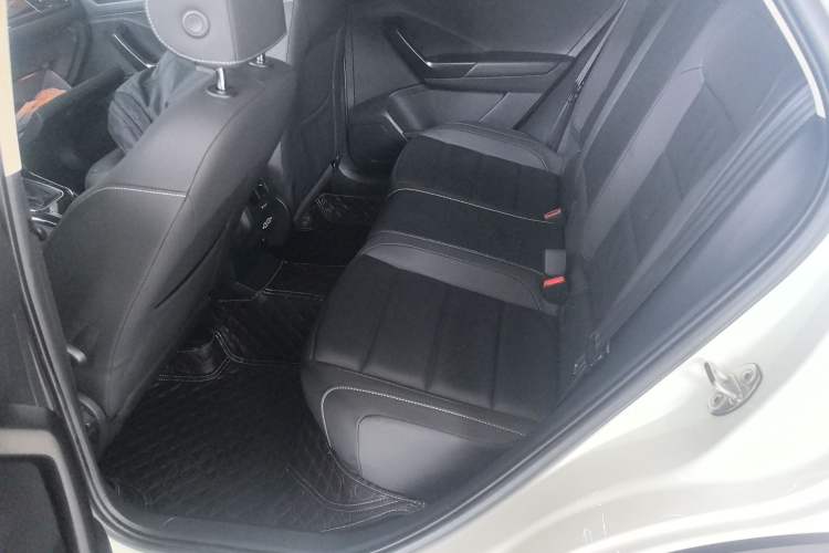 Used Volkswagen T-ROC 2021 280TSI DSG Two-Wheel Drive Comfort Connect Edition