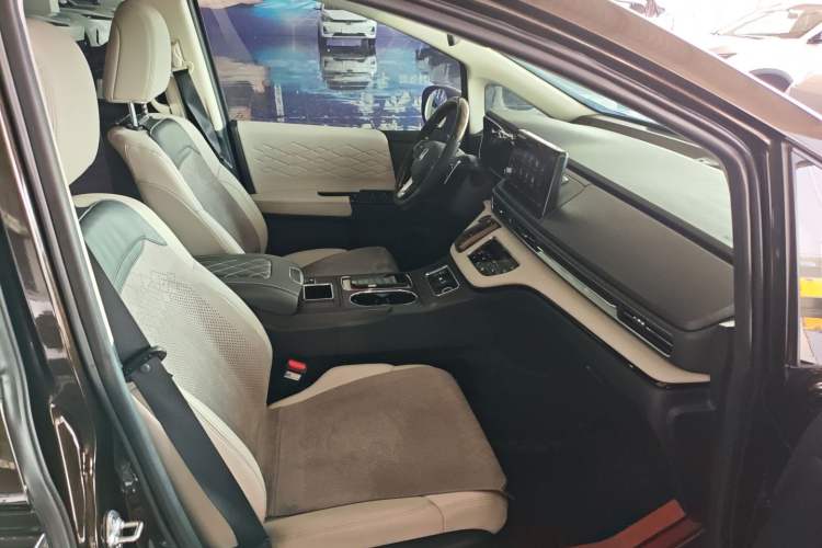 Used Honda Elysion 2022 2.0L eHEV Luxury First Edition