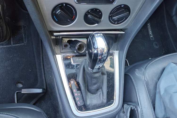 Used Volkswagen Lavida 2015 230TSI DSG Comfort Edition