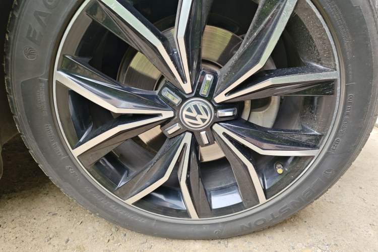 Used Volkswagen Tiguan L 2017 330TSI Automatic Two-Wheel Drive Flagship Edition
