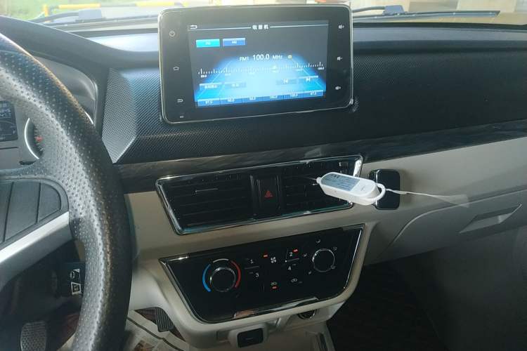 Used Jinbei New Hiace S 2023 1.5L Wealth Edition Van 2/5-Seater Non-Air-Conditioned Version SWC15M