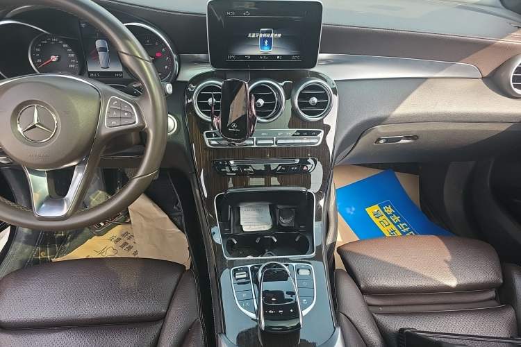 Used Mercedes-Benz GLC 2019 Facelift GLC 260 L 4MATIC Luxury Model
