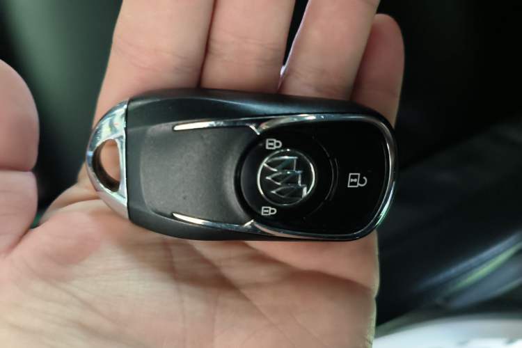 Used Buick Encore 2018 18T Automatic Two-Wheel Drive Urban Fashion Model