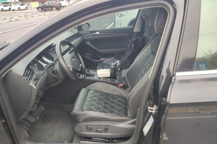 Used Volkswagen Magotan GTE Plug-in Hybrid 2020 GTE Luxury Model Left Front Seat