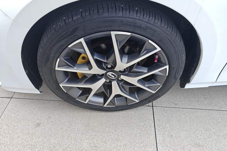 Used GAC Trumpchi EMPOW 2021 270T DCT J15 Version Left Front Wheel Hub