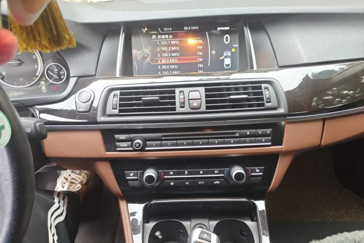 Used BMW 5 Series 2014 525Li Leading Model Audio And AC Panel