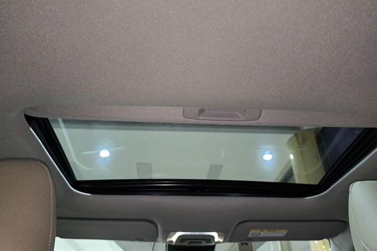 Used Toyota Levin 2023 Smart Electric Hybrid Dual-Engine 1.8L Luxury Edition
