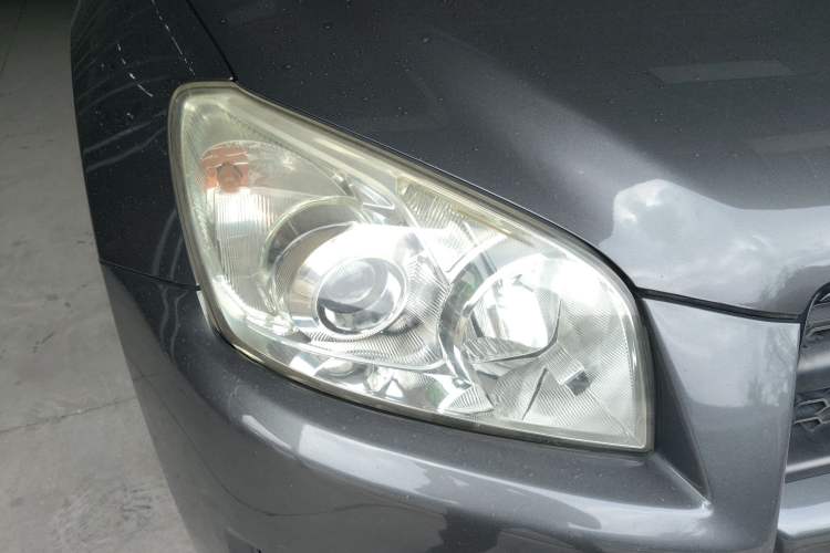 Used Toyota RAV4 2013 Special Edition 2.0L Automatic Classic Right Front Headlight